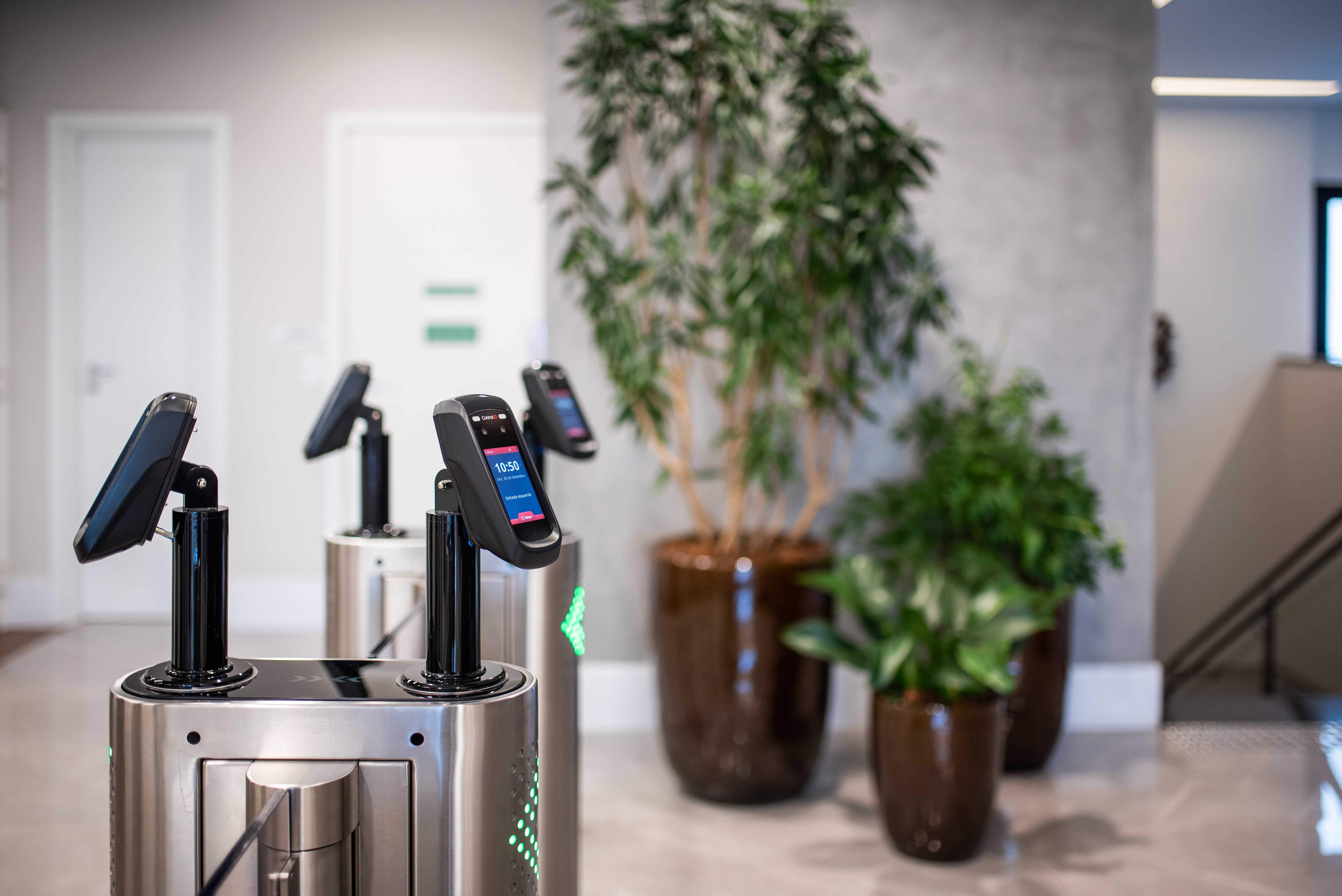 Reconhecimento facial no controle de acesso garante a segurança do Serafina Corporate